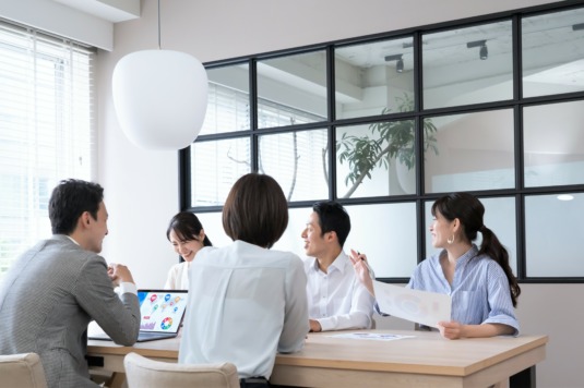 東京都港区で実績豊富なホームページ制作会社15選【2025年版】｜費用相場・選び方・目的別の最適解を解説